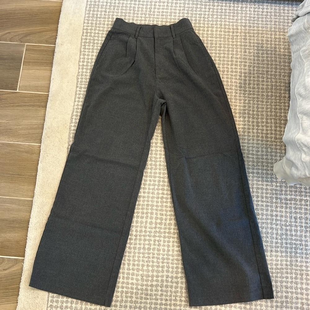 Abercrombie & Fitch Grey Dress Pant size X Small